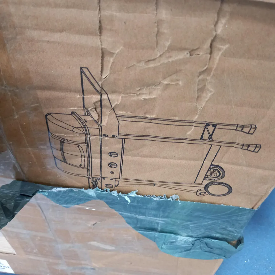 2 GAS BURNING BBQ WITH SIDE BURNER