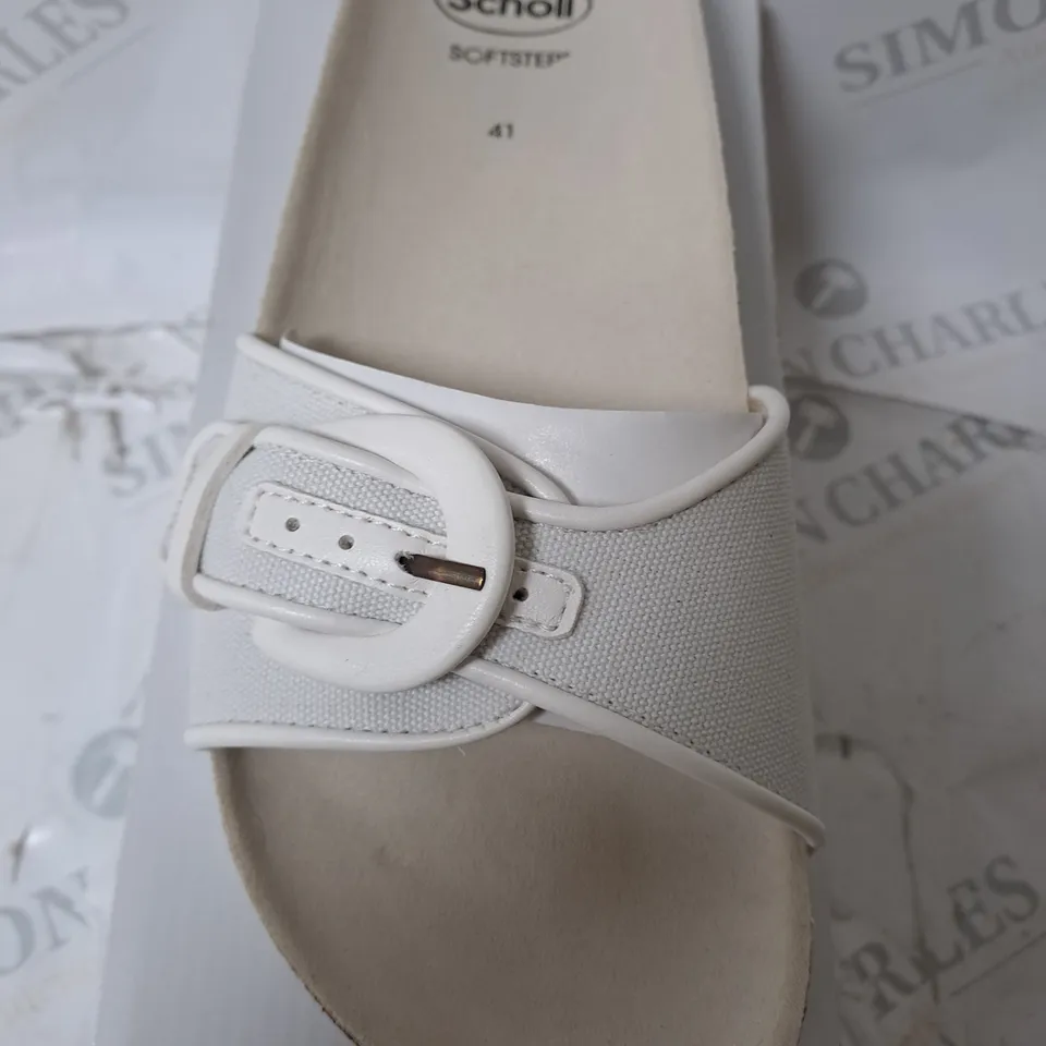 BOXED SCHOLL SANDLE IN WHITE SIZE 7 