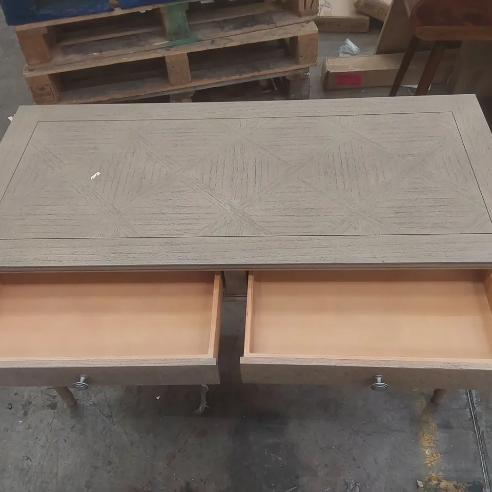 BELLA 2-DRAWER DESK