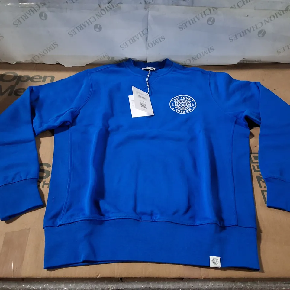 BOX CONTAINING APPROXIMATELY 4 BRASS MONKEY UNISEX BLUE SWEATSHIRT – XS (UK 6–8) GET YOUR COLD ON