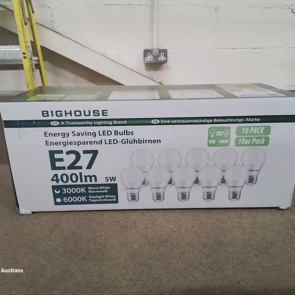 A BOX OF 400LM/5W ENERGY SAVING LIGHT BULBS 
