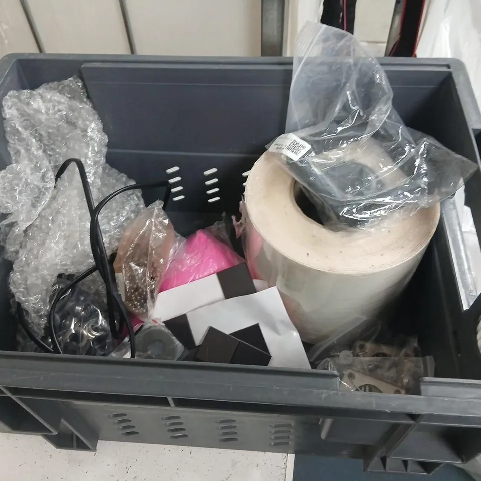 ASSORTED HOUSEHOLD PRODUCTS TO INCLUDE; CRAFTS & HOBBY LOT: YARN, DEJA VU THREAD, PINK FLUFF, ORANGE 3D FILAMENT, DIGITAL ANGLE RULER & ASSORTED TOOLS