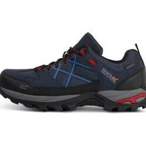 BRANDNEW MEN'S TREKKING BOOTS REGATTA SAMARIS III UK SIZE 8