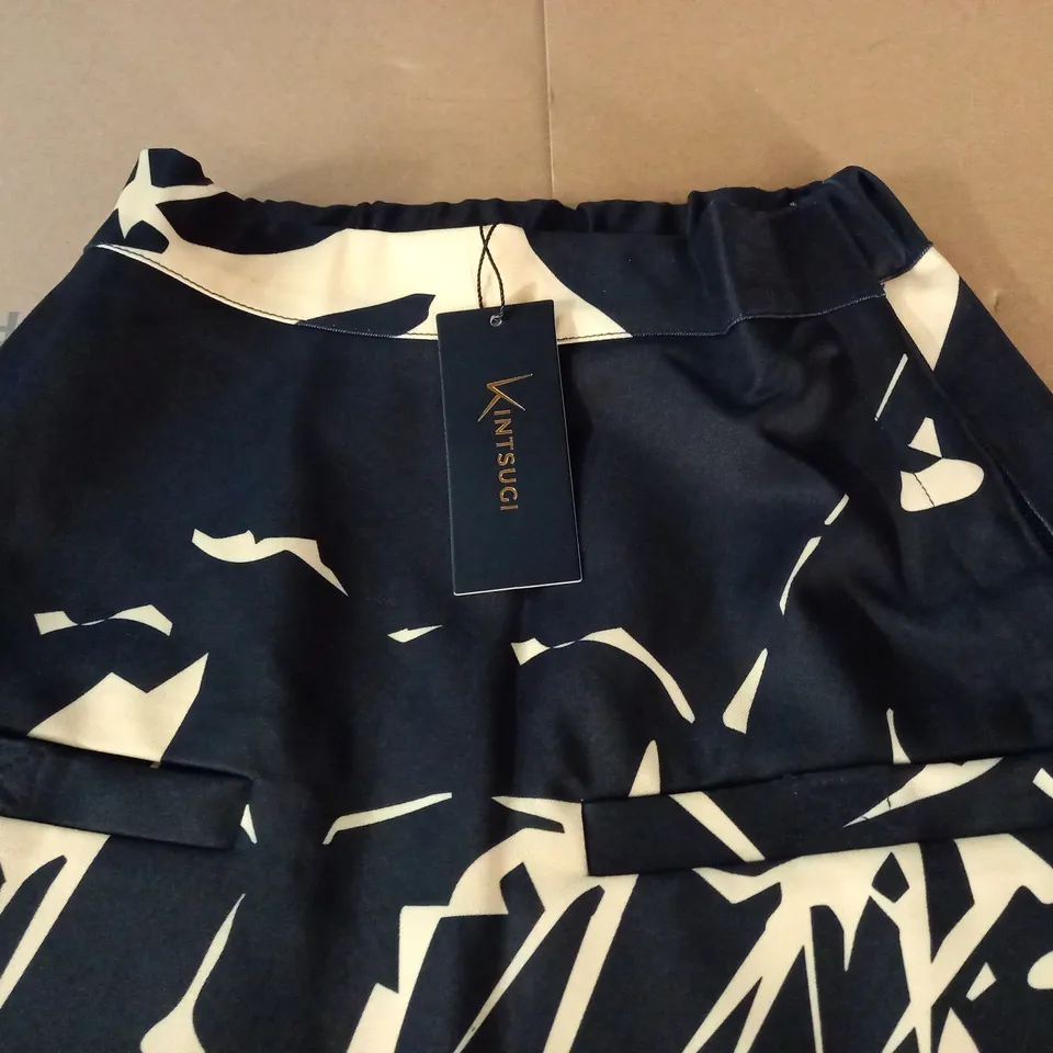 BRAND NEW KINTSUGI A-LINE BLACK VELCRO FASTEN SKIRT WITH ABSTRACT GOLD PATTERN - 16
