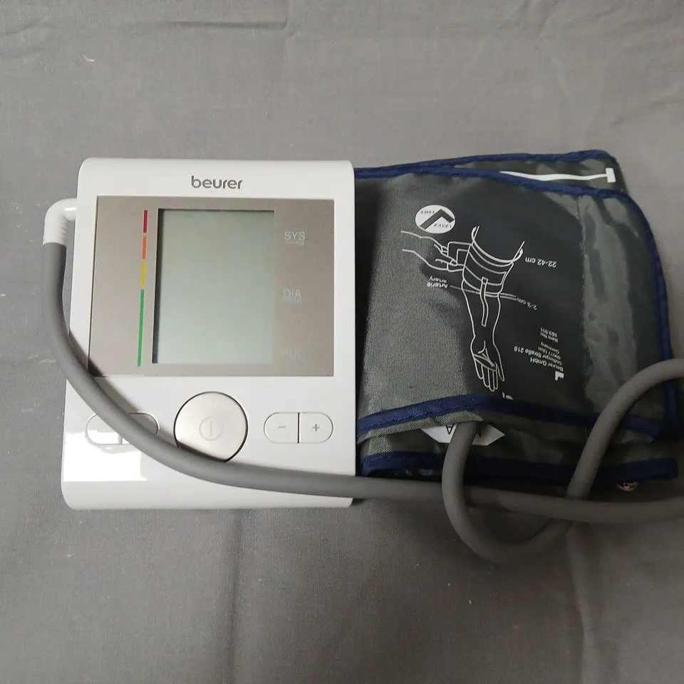 BOXED BEURER BM28 BLOOD PRESSURE MONITOR WITH ARM CUFF