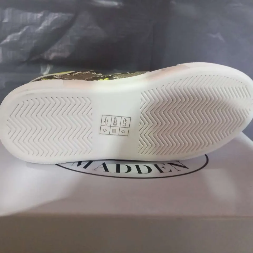 BOXED STEVE MADDEN MERGER SYNTHETIC SNEAKERS SIZE 36