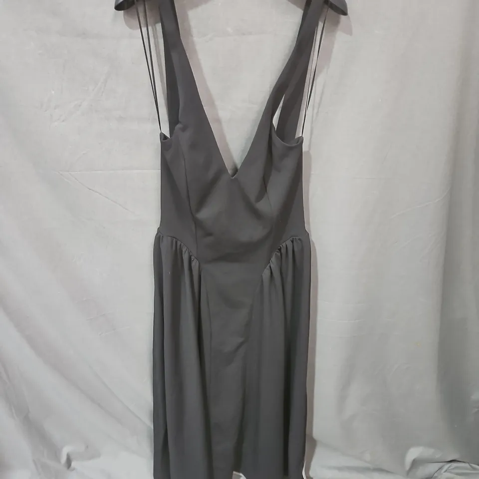 NOBODYS CHILD AMIE HALTER NECK MIDI DRESS IN PLAIN BLACK - - UK 12