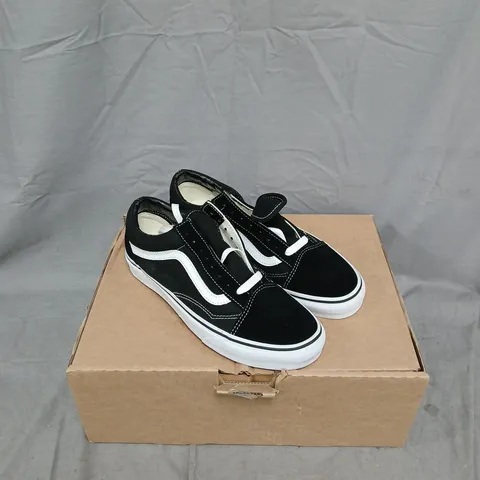 Vans Unisex Old Skool Trainers – Black/White, UK 6