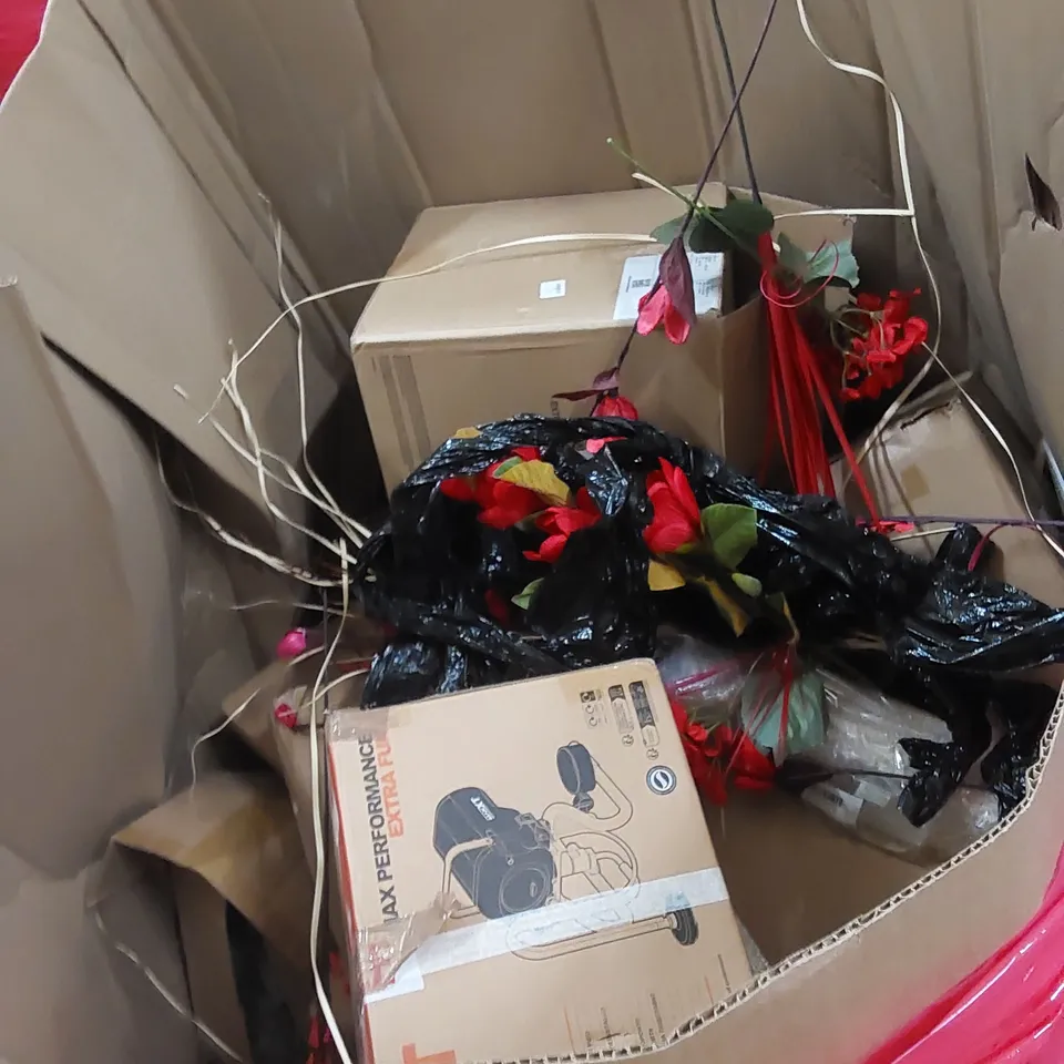 LARGE PALLET OF ASSORTED HOUSEHOLD PRODUCTS TO INCLUDE; AIR FRYER, FLORAL WALL ART, LINK CHEF HAND BLENDER, JUDGE NON STICK GRIDDLE AND R9221 STAND AIRLESS PAINT SPRAYER