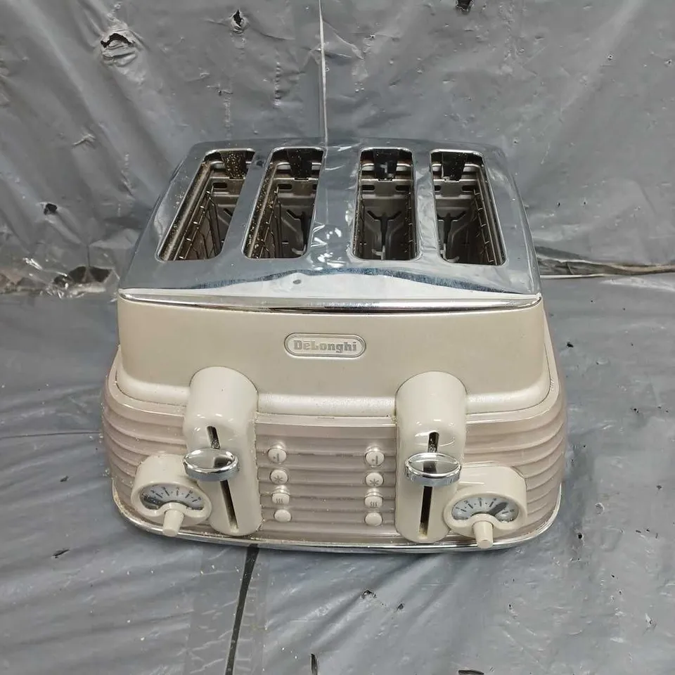 DELONGHI SCOLPITO 4 SLICE TOASTER IN BEIGE RRP £139.99