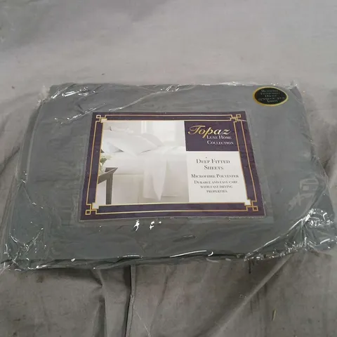  BOX OF APPROX 15 TOPAZ DEEP FITTED SHEETS 