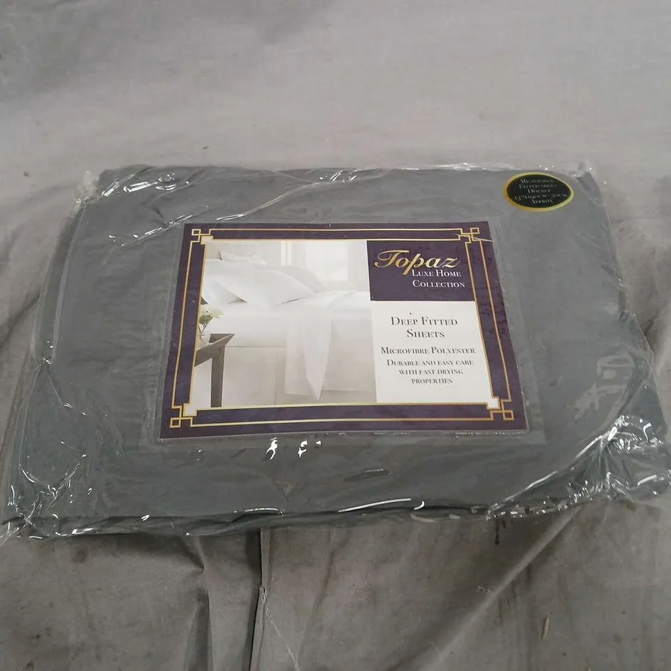  BOX OF APPROX 15 TOPAZ DEEP FITTED SHEETS 