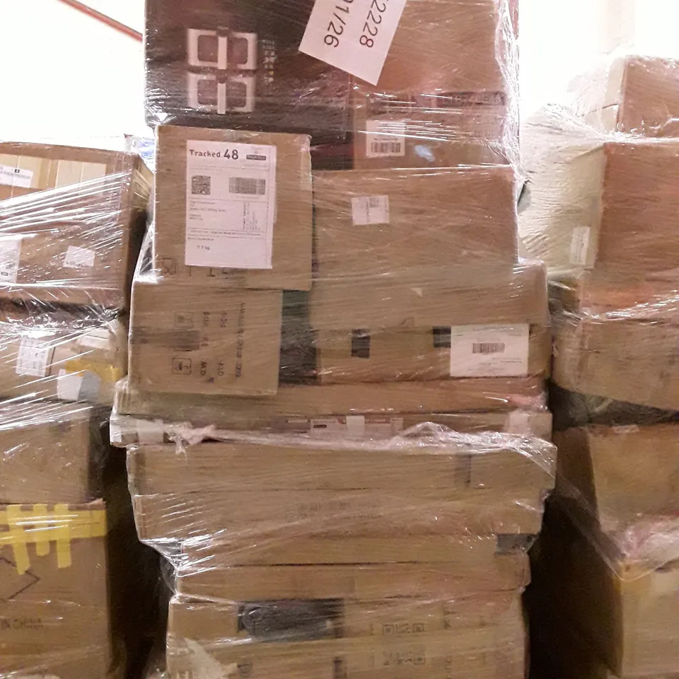 PALLET CONTAINING ASSORTED PRODUCTS INCLUDING DUAL CHAMBER AIR FRYER, TRASH CAN & AMDELNE TRI-PROOF LIGHT