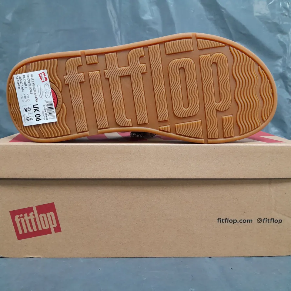 BOXED PAIR OF FITFLOP F-MODE JEWEL DELUXE FLATFORM TOE-THONG SANDALS IN GOLD SIZE UK 6