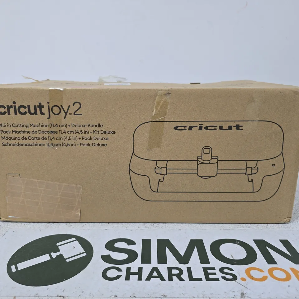 CRICUT JOY 2 CUTTING MACHINE – DELUXE BUNDLE, BOXED