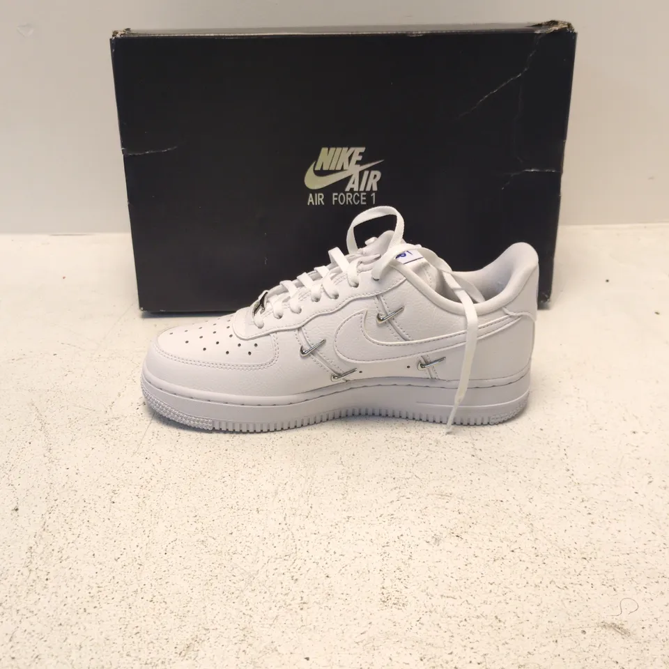 NIKE AIR FORCE 1 WHITE SNEAKERS (UK 3.5)