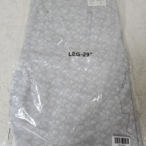 SUGAR CRISP STRAIGHT LEG 29" LENGTH JEANS, FLORAL MICROCHIP - SIZE 12 