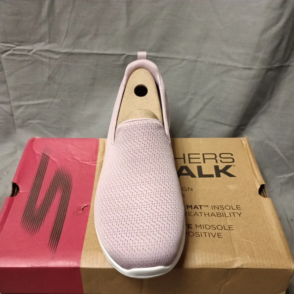 SKECHERS GO WALK SLIP-ON WOMEN'S SHOES – PINK MESH, WHITE SOLE SIZE 7