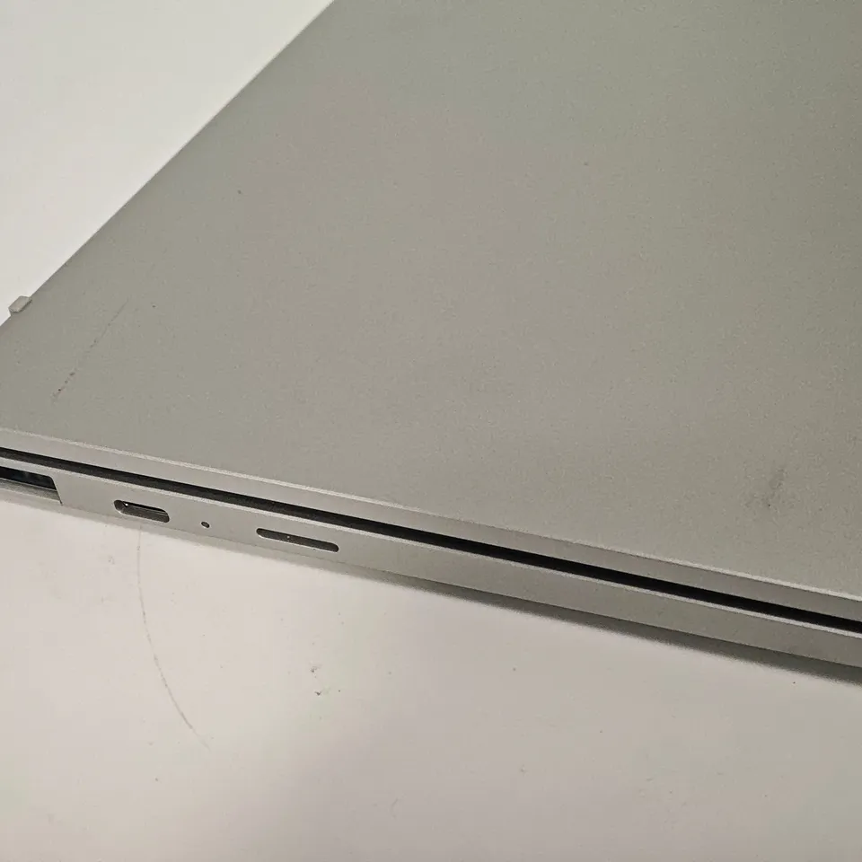 UNBOXED SAMSUNG CHROMEBOOK INTEL CELERON LAPTOP IN SILVER - XE310XDA