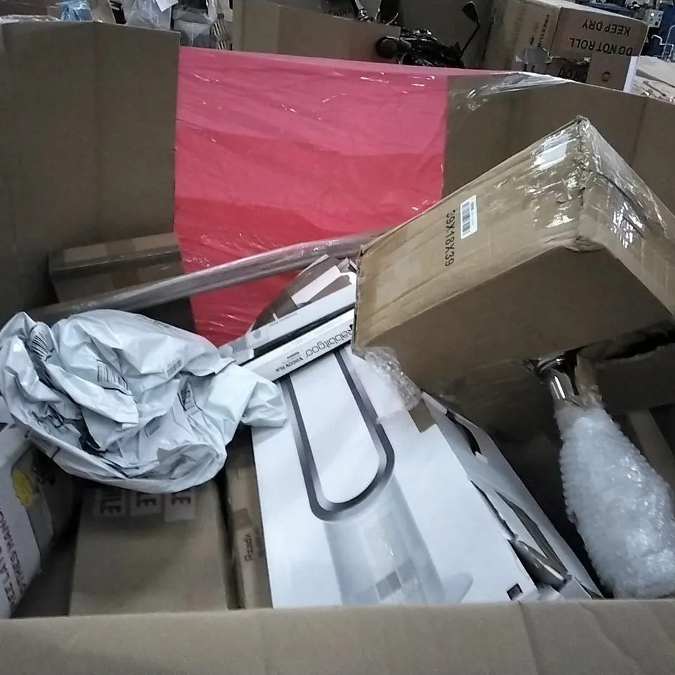 PALLET OF ASSORTED ITEMS INCLUDING HITECLIFE FRYING PAN, PRIMAVERA GARDEN SPRINKLER, FACELESS STAND MIXER, BALL BEARING SLIDE, ROYLE RADIATOR CLOTHES AIRER, ALL SEASON FEATHER DOWN DUVET  