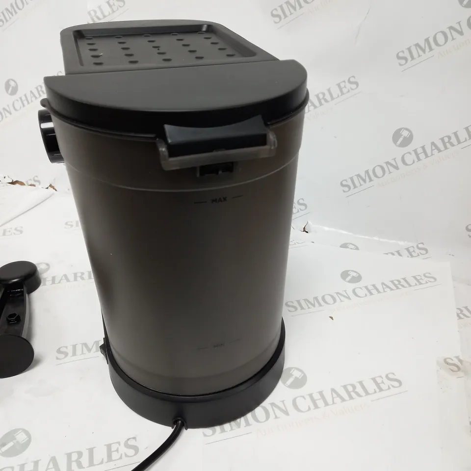 BOXED COOK'S ESSENTIALS PUMP ESPRESSO COFFEE MACHINE