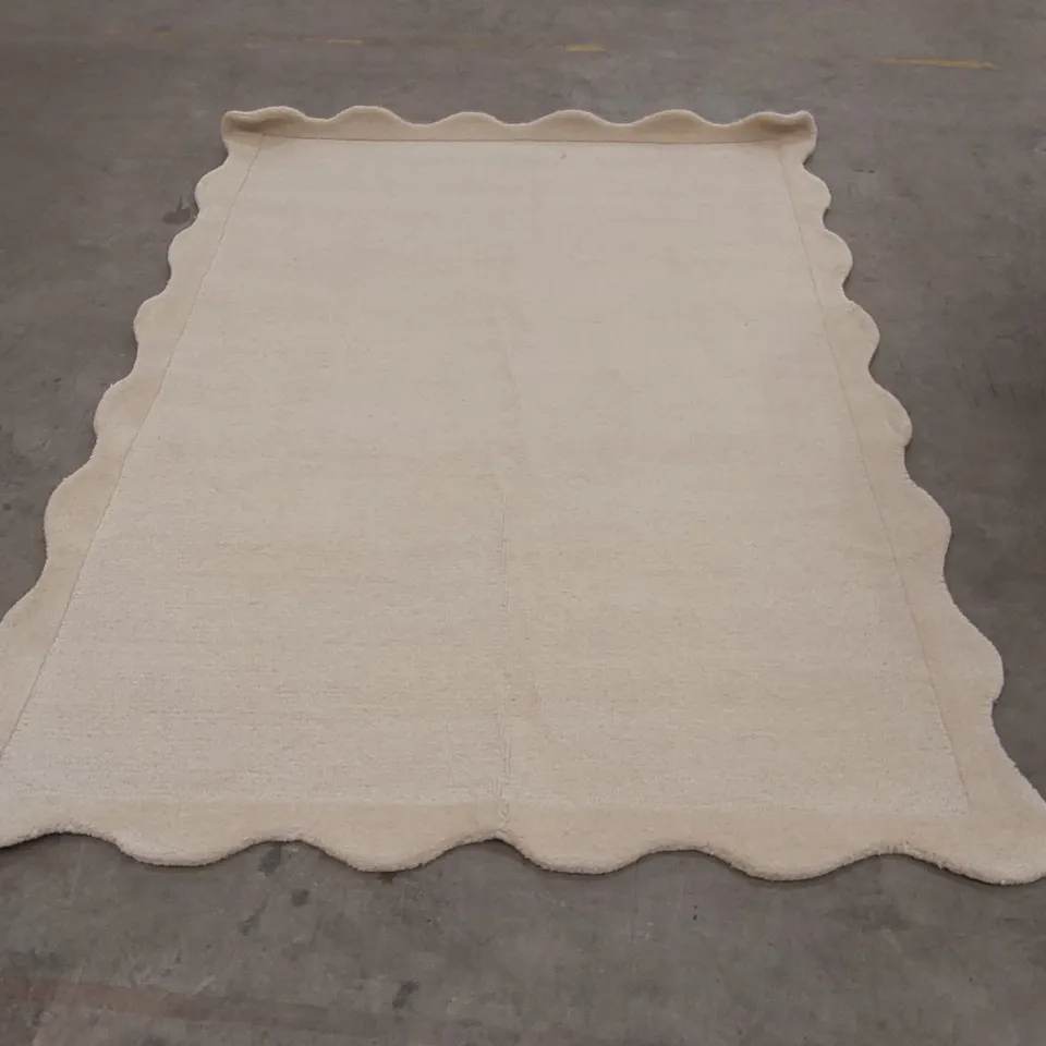 QUALITY DESIGNER AREA RUG - APPROXIMATELY 225 x 159cm