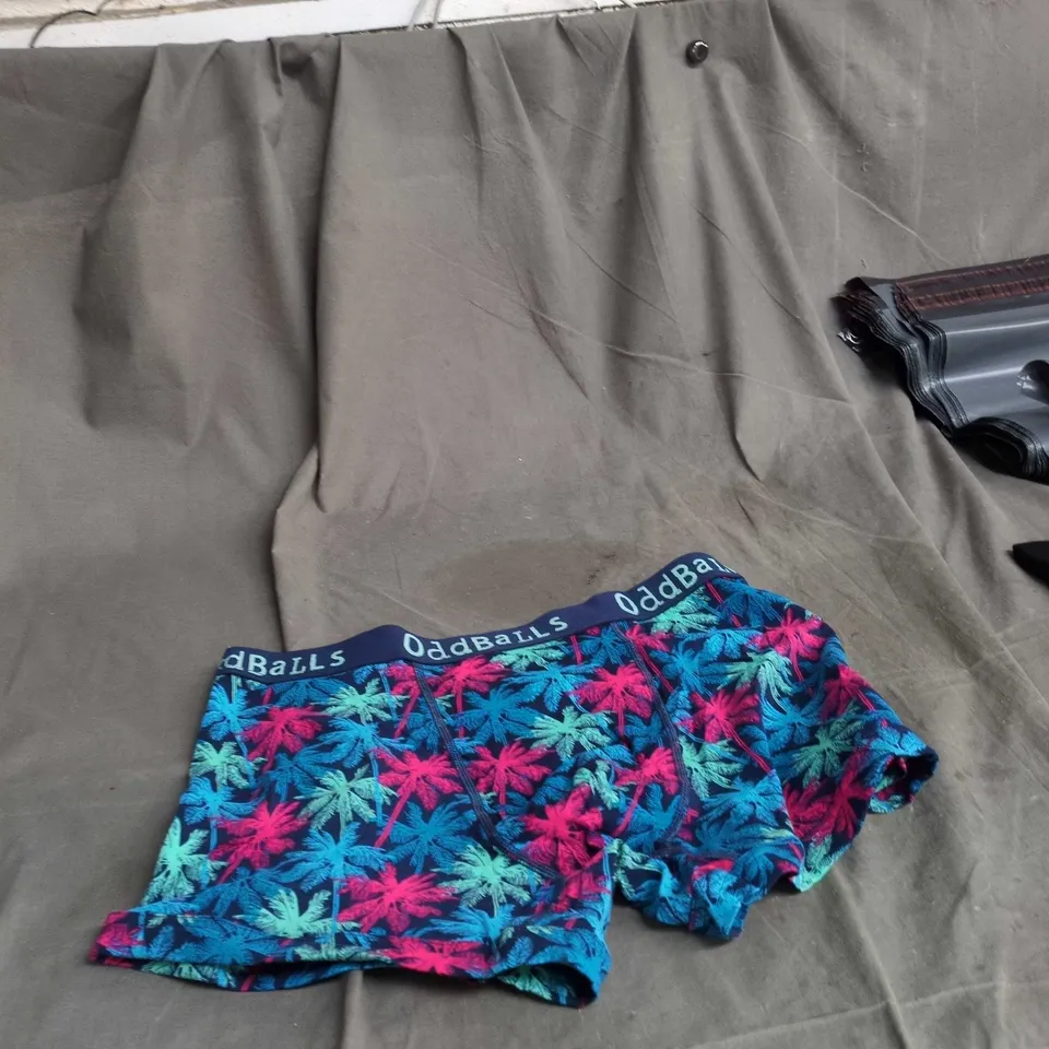 ODDBALLS UNDERWEAR (L) PALM PRINT + SOCKS (3–6) ORANGE POLKA DOT – TWO-PIECE SET