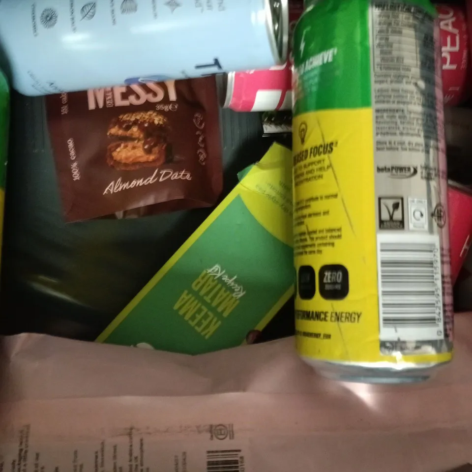 APPROXIMATELY 10 ASSORTED FOOD AND DRINK ITEMS TO INCLUDE JELLY BEANS, CADBURY WISPA, TONY'S ETC
