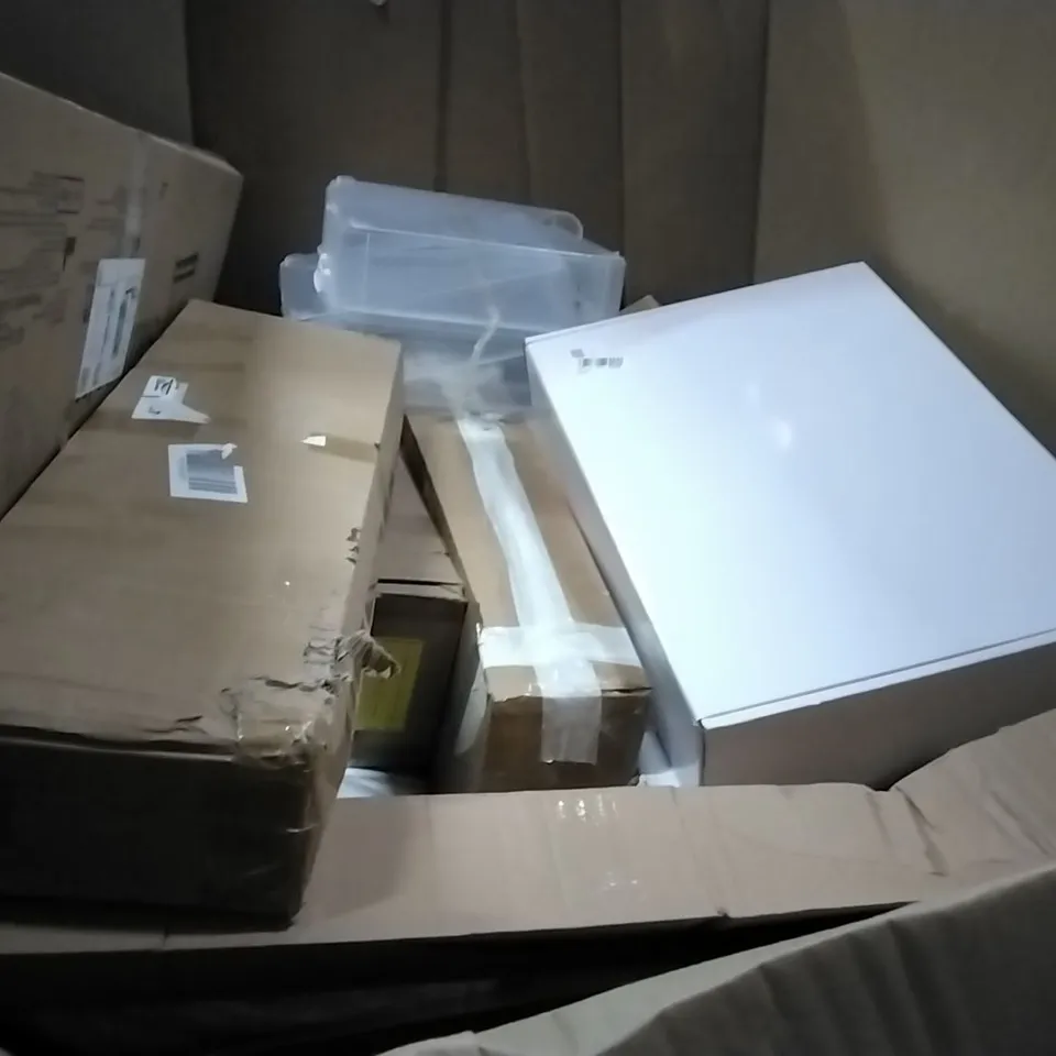 PALLET CONTAINING ASSORTED PRODUCTS INCLUDING DIGITAL AIR FRYER OVEN, 14" BIKE, ROLLER BLINDS & WHITE FLOATING SHELVES