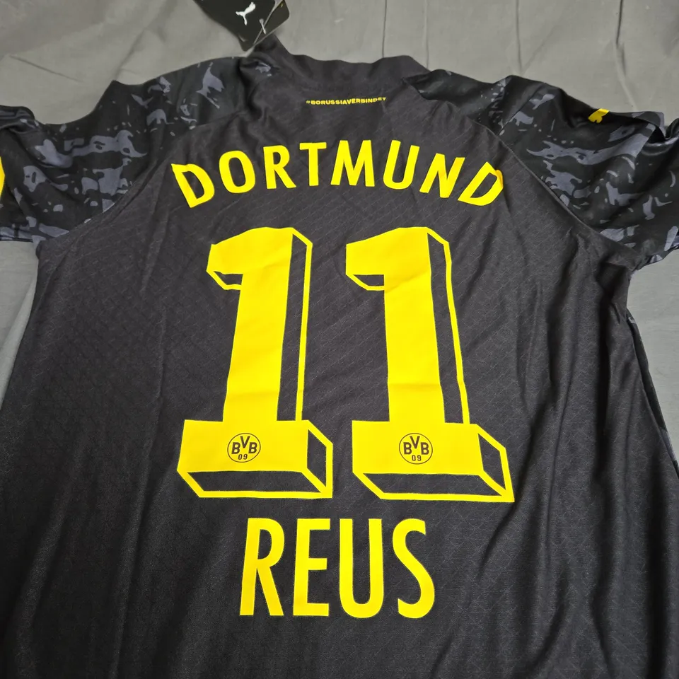 BORUSSIA DORTMUND AWAY JERSEY WITH REUS 11 SIZE M