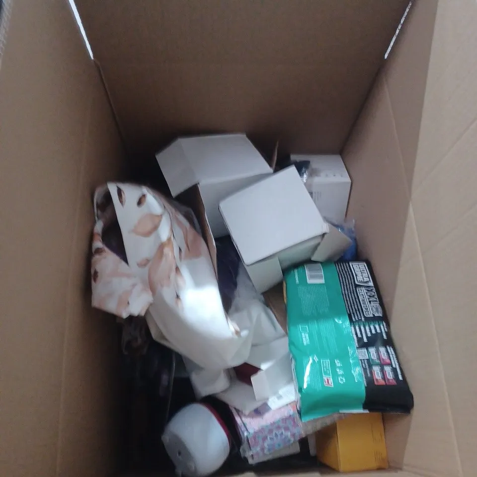 BOX OF APPROXIMATELY 20 ASSORTED HOUSEHOLD ITEMS INCLUDING MULTI PURPOSE CLEANER , XXL CLOTHWIPES AND DRAINING BOARD TRAYS