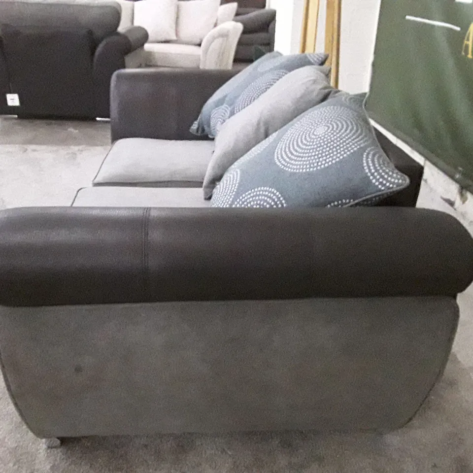 QUALITY DESIGNER 2 SEATER SOFA - GREY FABRIC/BLACK LEATHER