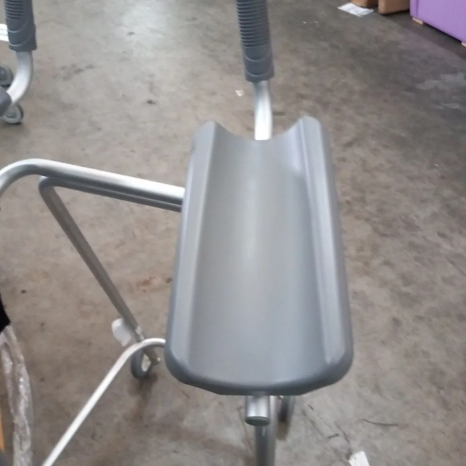 LARGE GUTTER FRAME WITH WHEELS