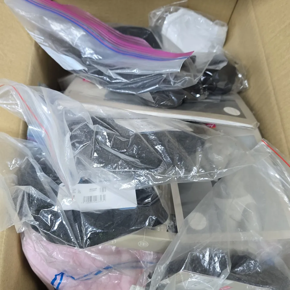 APPROXIMATELY 15 ASSORTED WOMEN'S CLOTHING PRODUCTS IN VARIOUS BRANDS TO INCLUDE MARIE JO, SLENDERELLA, MEY, BOOBS BLOOMERS, LYCRA ETC 