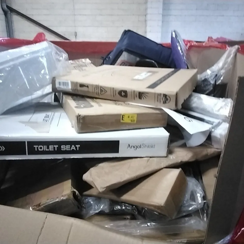 PALLET OF HOUSEHOLD ITEMS TO INCLUDE TOILET SEAT,BLINDS,TENT,GARMENT RACK AND OTHER ASSORTED ITEMS...