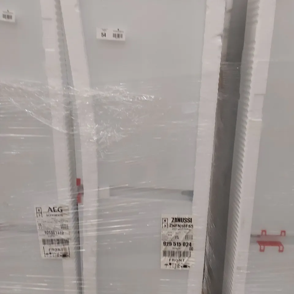 ZANUSSI INTEGRATED 50/50 FRIDGE FREEZER 267L Model ZNFN18FS5 RRP £542