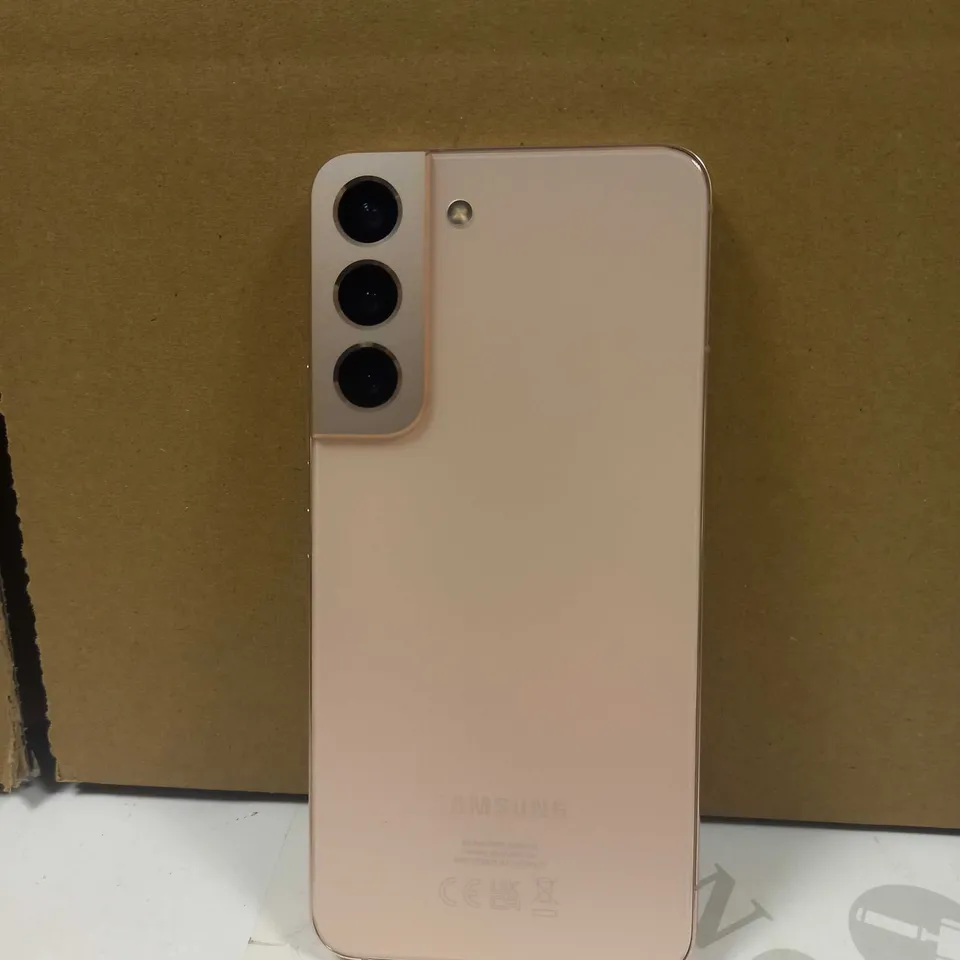 SAMSUNG GALAXY S22 IN PINK