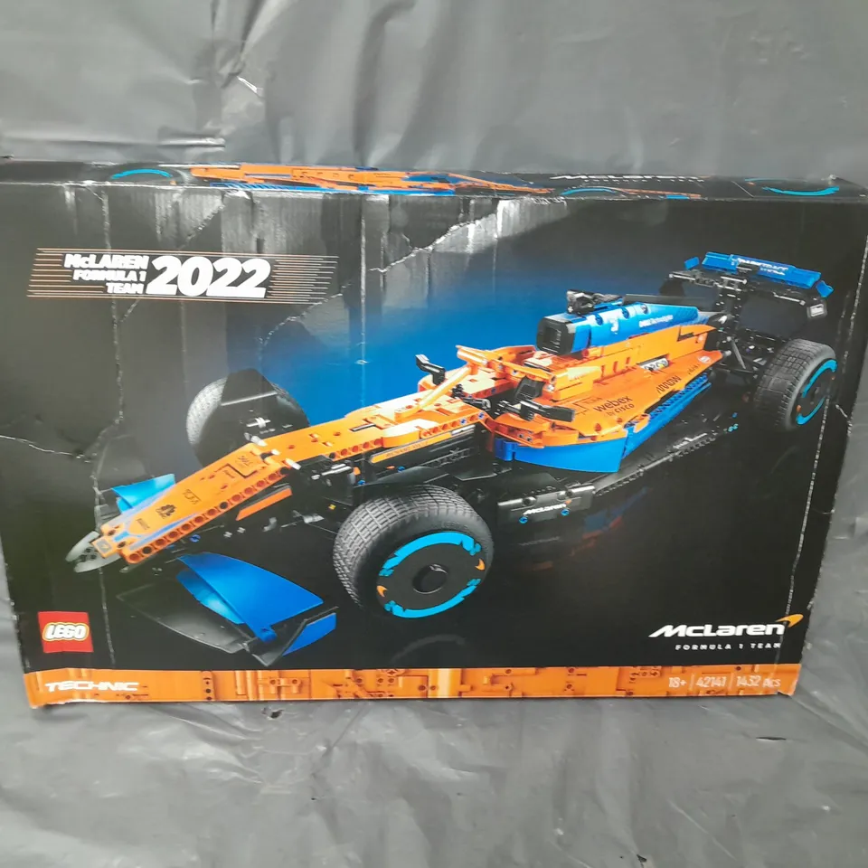 BOXED LEGO TECHNIC MCLAREN FORMULA 1 RACE CAR 2022 (42141) RRP £169.99