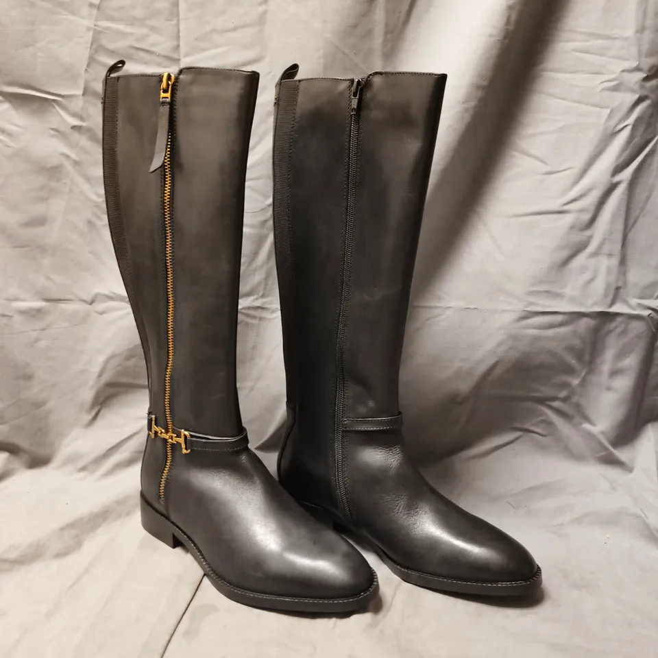 BOXED PAIR OF DUNE LONDON 484 TAYLYN KNEE-HIGH BOOTS IN BLACK SIZE 5