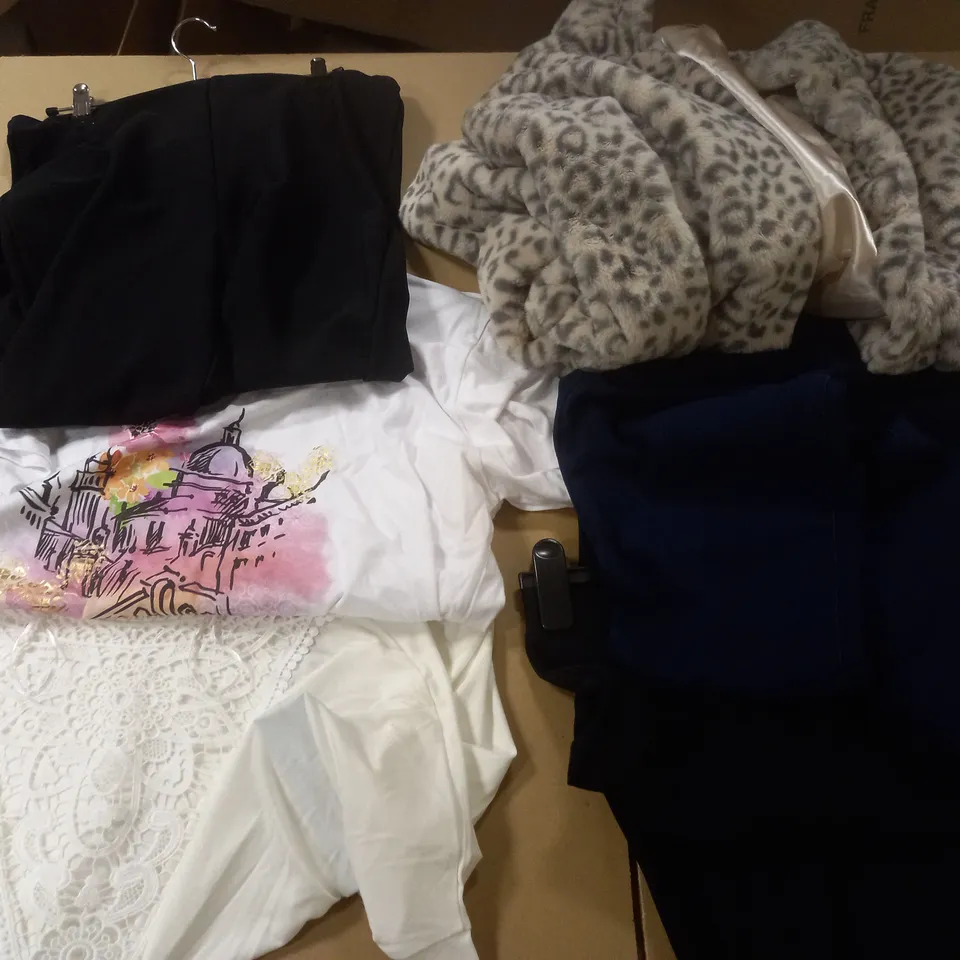 BOX OF APPROX 6 ASSORTED CLOTHING ITEMS TO INCLUDE BLUE VANILLA, STOLEN HEART, STYLED BY... IN VARIOUS SIZES AND STYLES