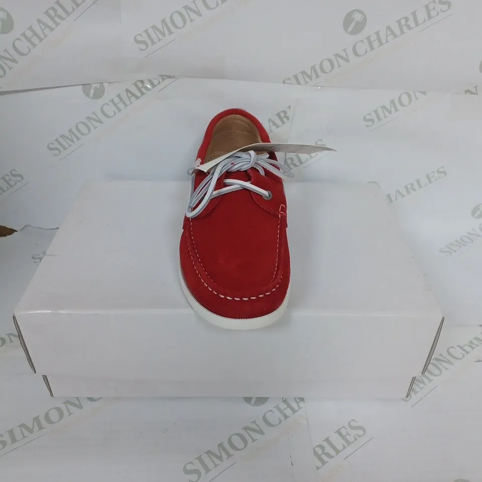 BOXED MENS BOAT SHOES IN RED SIZE 41