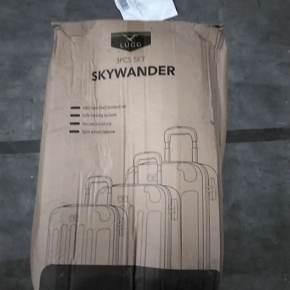 BOXED LUGG SKYWANDER HARDSHELL LUGGAGE CASE 