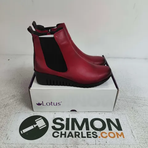 BOXED PAIR OF LOTUS DRESDEN BOOTS IN RED LEATHER - EU 40