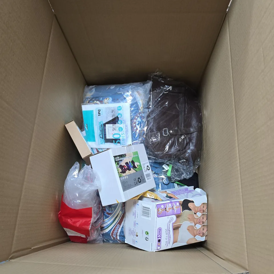 BOX OF APPROXIMATELY 9 ASSORTED ITEMS INCLUDING LIVMORE MULTICOLOUR GEMSTONE SUN HANGING AND KNITTED MASK 