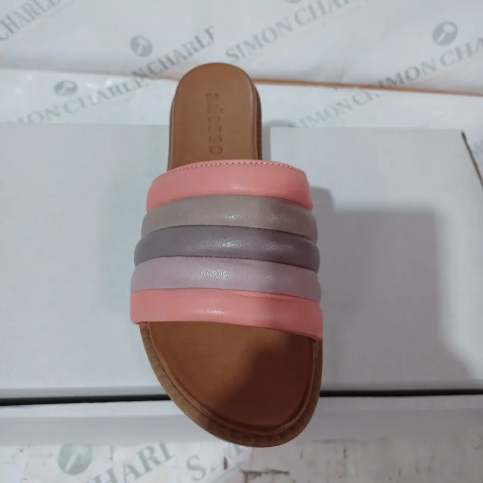 BOXED ADESSO SANDOLS SIZE 5