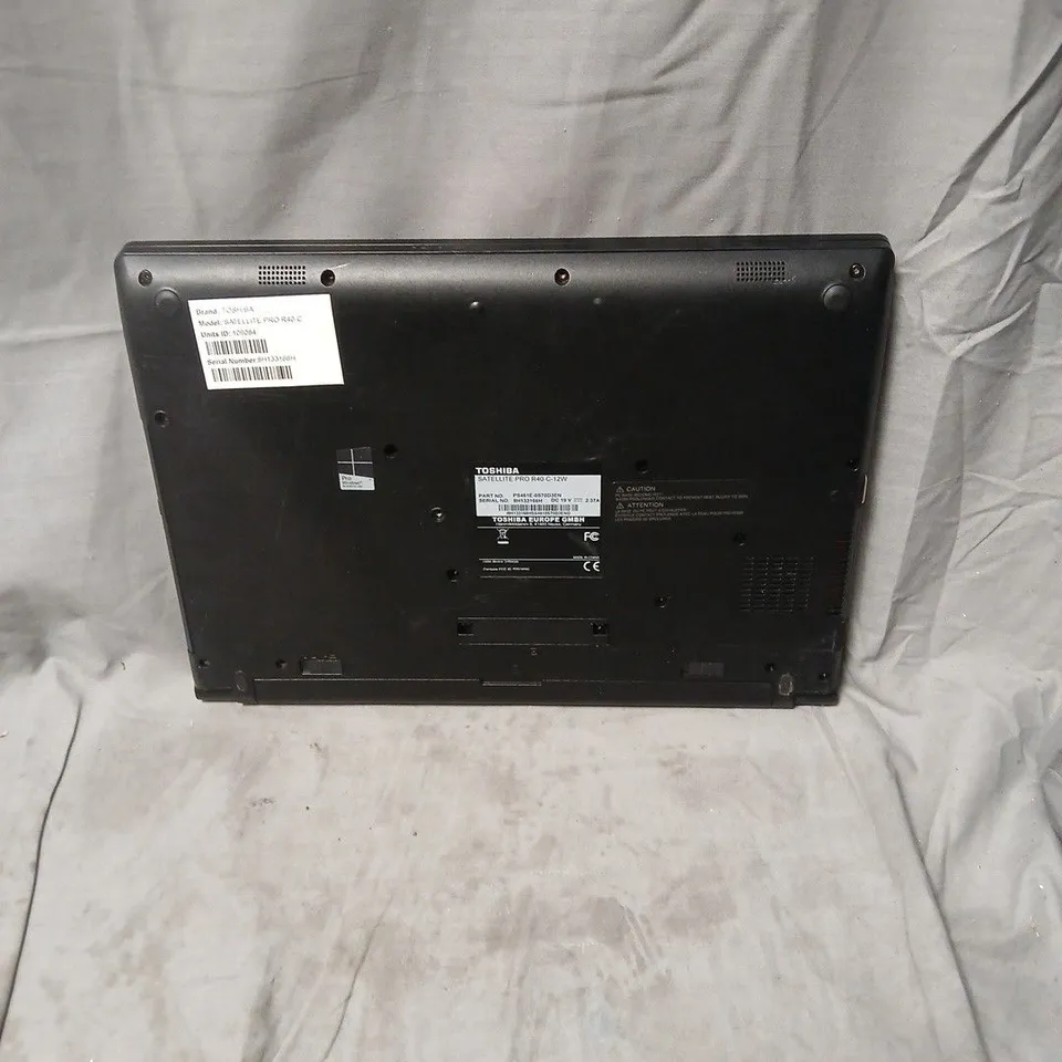 TOSHIBA SATELLITE PRO R40-C LAPTOP – BLACK