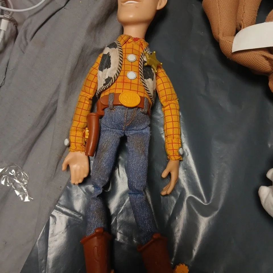 LOT OF 8 ASSORTED TOY STORY TOYS TO INCLUDE DRAWSTRING WOODY