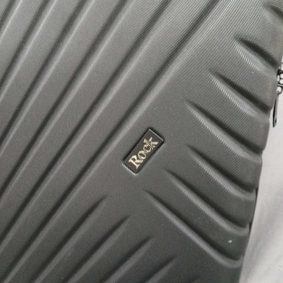 ROCK BRAND HARD-SHELL SUITCASE – BLACK, DIAGONAL RIBBED FINISH, 2-WHEEL WITH INTEGRATED 3-DIGIT LOCK