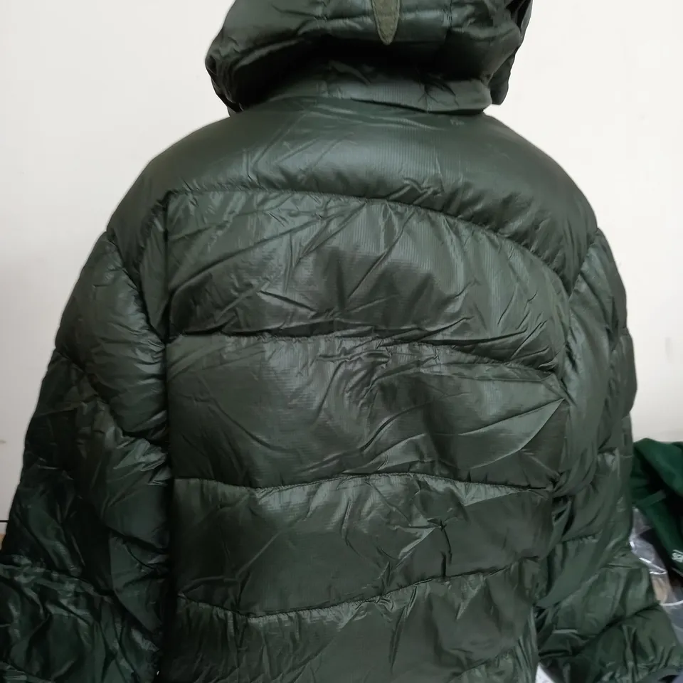 MONT BELL GREEN BUBBLE COAT - SIZE MEDUM 