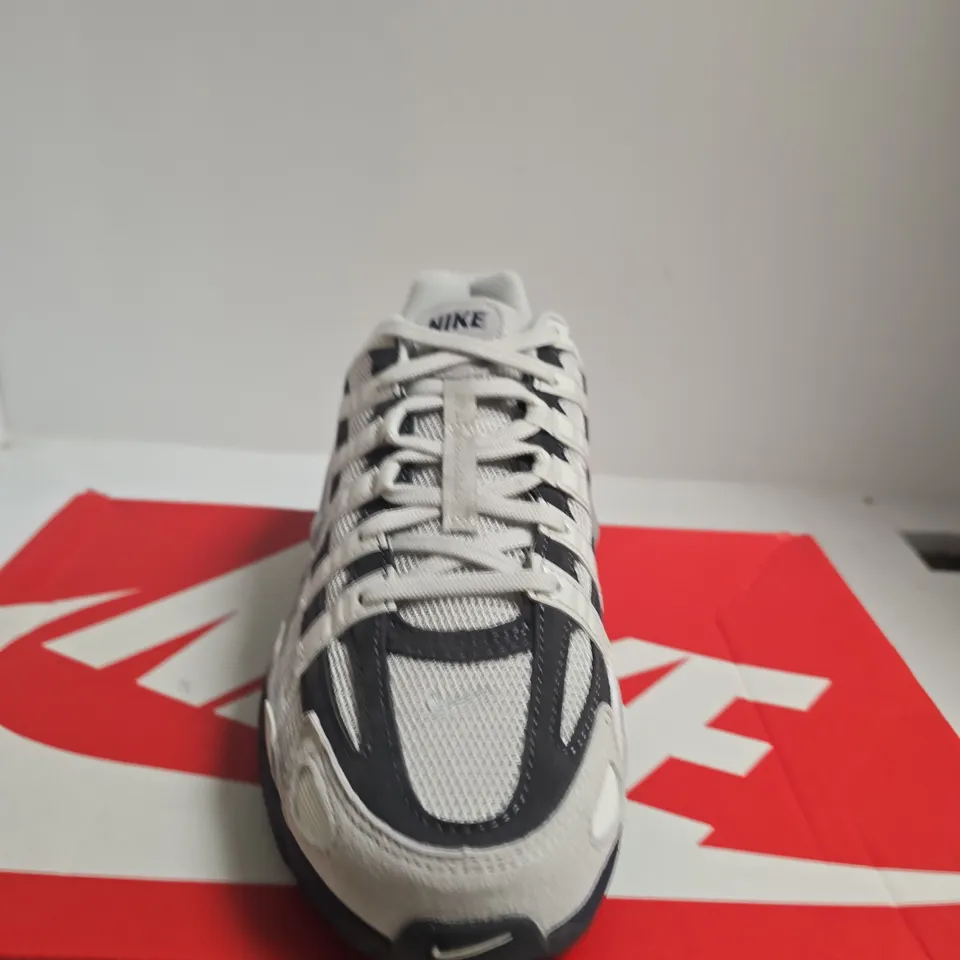 BOXED PAIR OF NIKE P-6000 RUNNING SHOES – PHOTON DUST / LT SMOKE GREY, UK 7.5